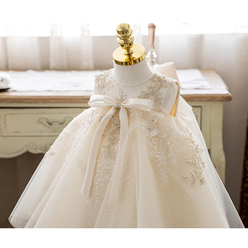 Dziecko koronkowe bez rękawów  – Baby Clothing High End recenzja i cena